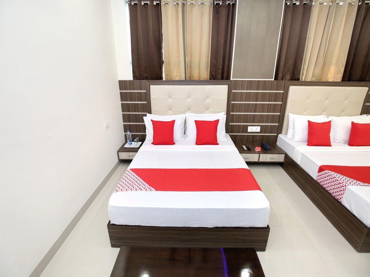 Oyo 12354 Hotel Sangreela Amritsar Exterior foto